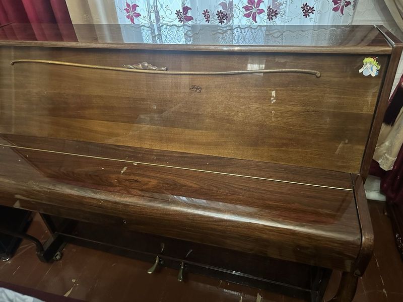 Пианино немецкого производства “RONISCH” Пианино немецкого производства “RONISCH”