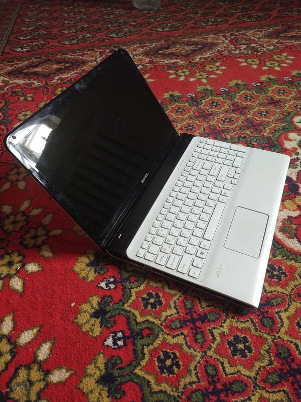Ноутбук sony core i5 2450 video karta 1gb Ноутбук sony core i5 2450 video karta 1gb