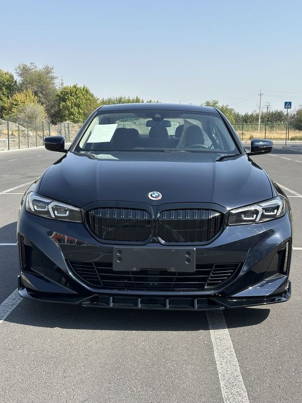 BMW i3 eDrive 35L BMW i3 eDrive 35L
