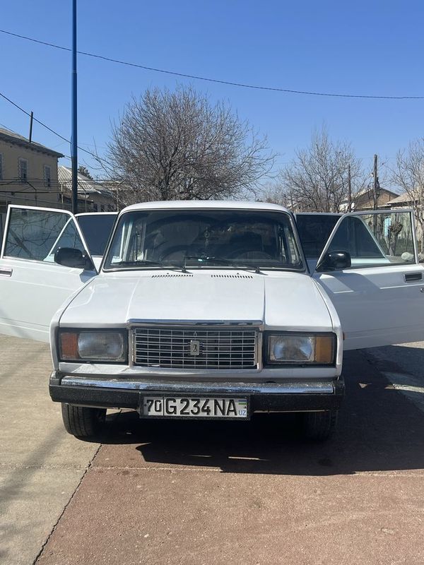 lada 2107 sotiladi