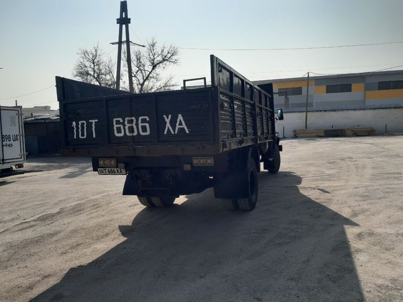 Zil sotiladi srochna holati ideal Zil sotiladi srochna holati ideal