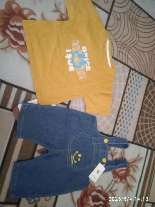 koʻylak sotiladi 1 yoshdan 3yoshgacha tushadi koʻylak sotiladi 1 yoshdan 3yoshgacha tushadi