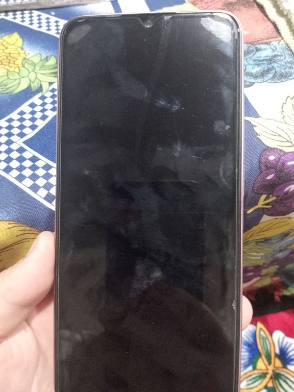 Telefon sotiladi Telefon sotiladi