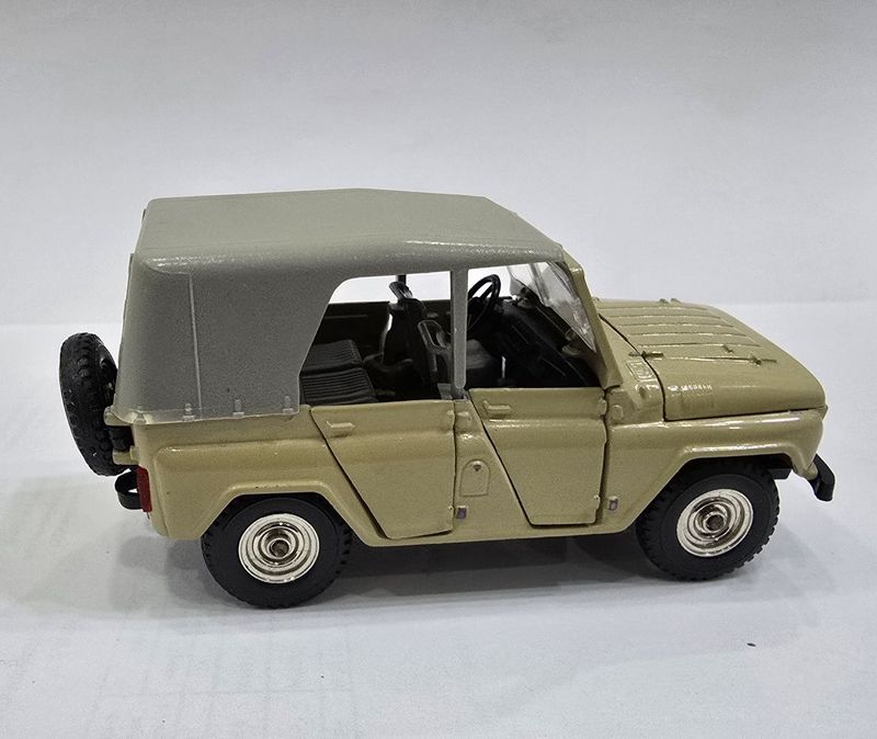 Продам модель автомобиля уаз-469 Продам модель автомобиля уаз-469