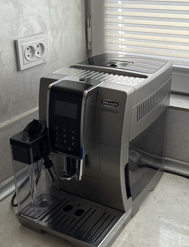 Кофемашина Delonghi, с коробкой и документами Кофемашина Delonghi, с коробкой и документами