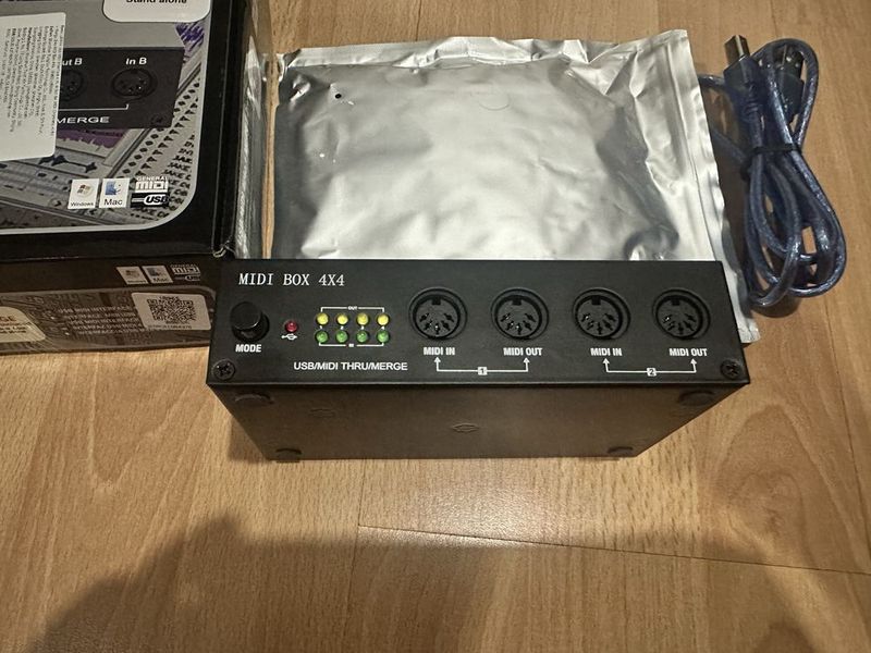 USB MIDI карта 4/4 новая