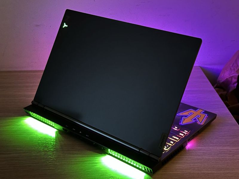Lenovo legion 7 core i7 nvidia rtx 2070 8gb xolati yaxshi korobka Lenovo legion 7 core i7 nvidia rtx 2070 8gb xolati yaxshi korobka