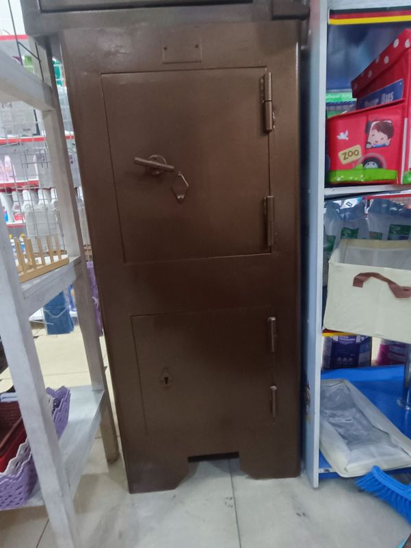 Сейф песочный хорошего качество тяжёлый