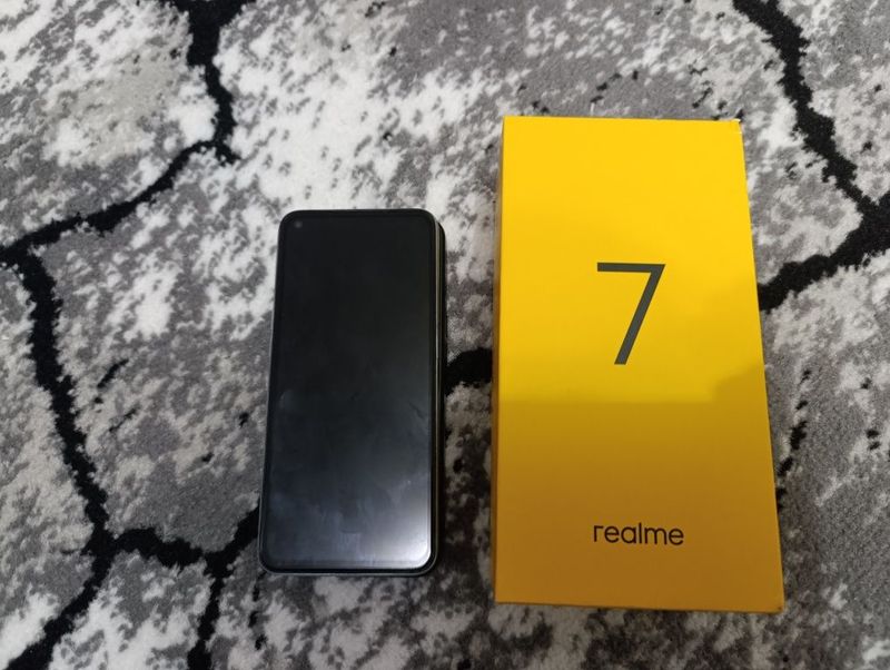 Продам телефон Realme 7 в идеальном состоянии 8/128 память