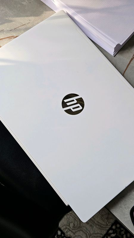 "hp" noutbuk sotiladi