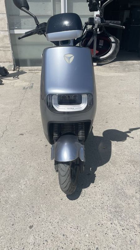 Sotiladi holati yaxshi yadea e8s Sotiladi holati yaxshi yadea e8s