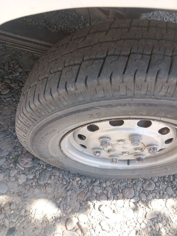 Ford tranzit sotiladi