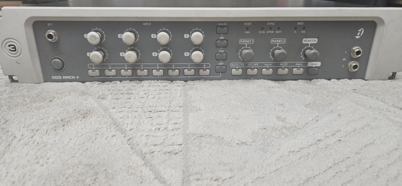 Звуковая карта Digidesign 003RACK+ в отличном состоянии. Звуковая карта Digidesign 003RACK+ в отличном состоянии.