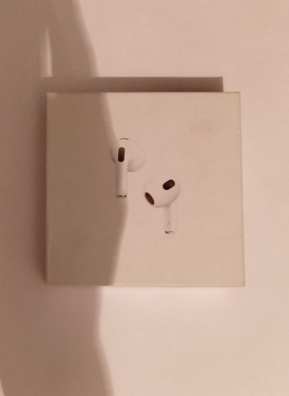 Apple Airpods Dubai 3