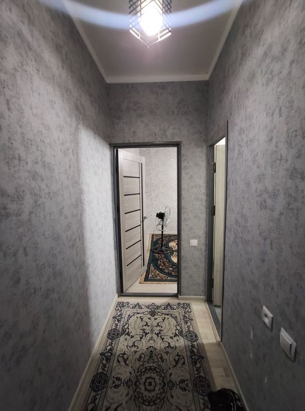 Квартирага 3 та киз койилади