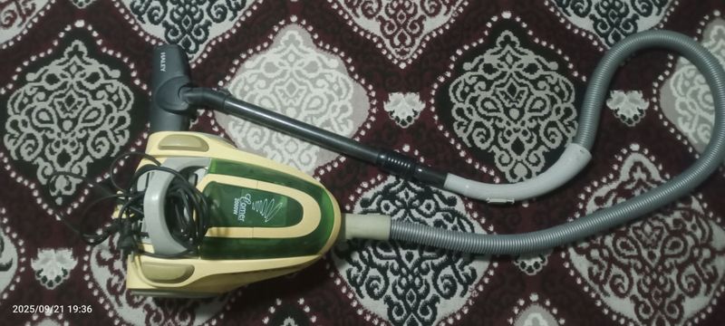 плисос CYCLONE COMER 2000W