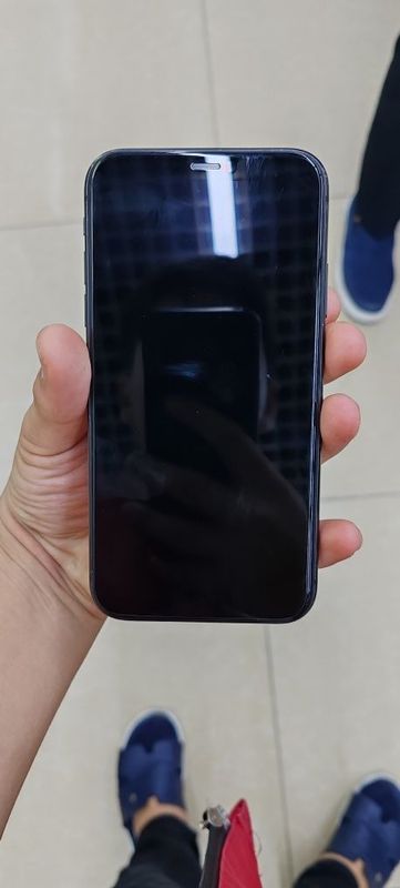 Iphone 11 ideal holatda