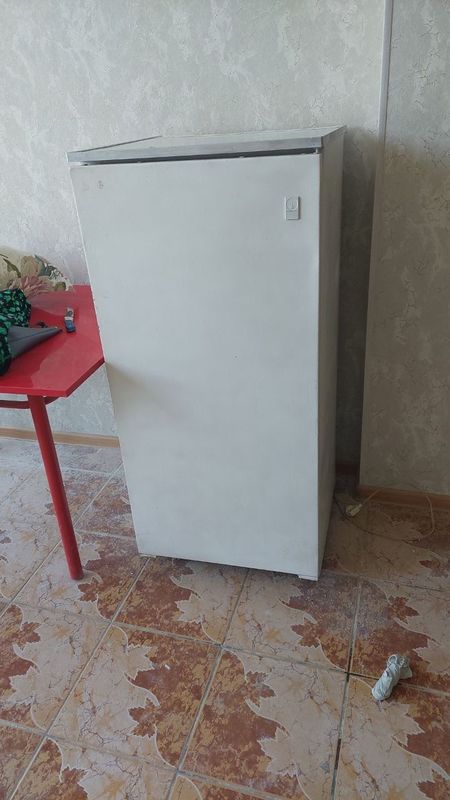 Srochna xolodilnik sotiladi!