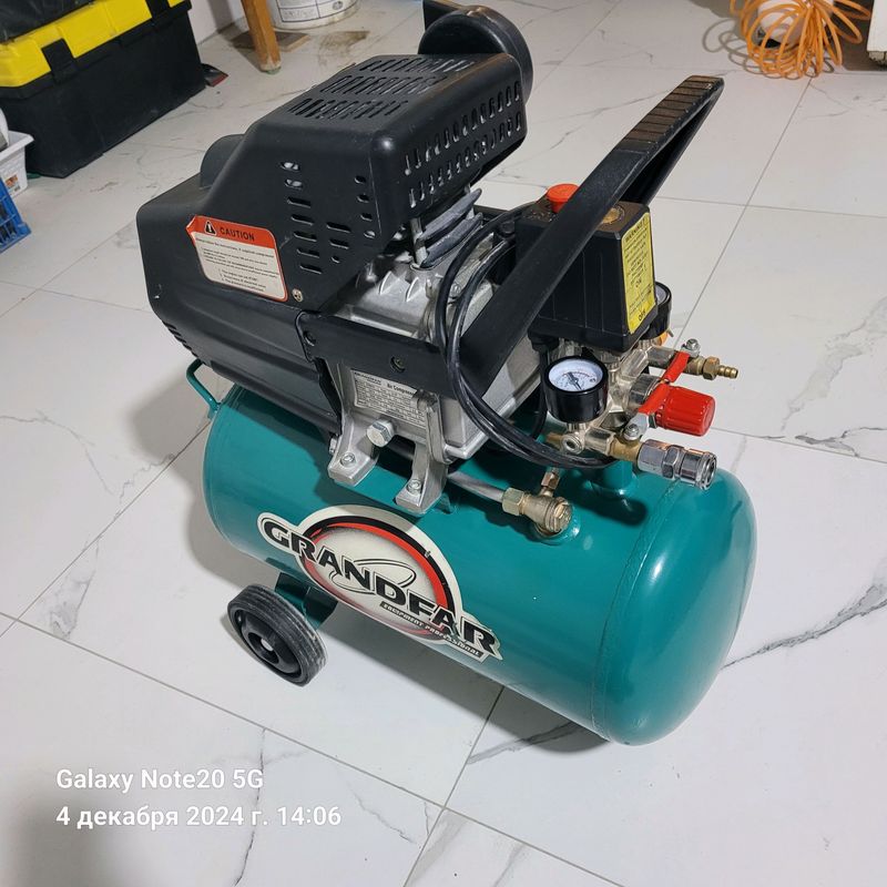 компрессор масленний 24 L компрессор масленний 24 L