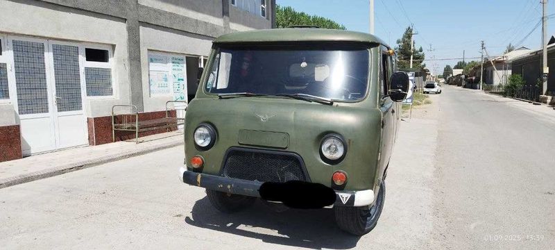 UAZ furgon sotiladi UAZ furgon sotiladi