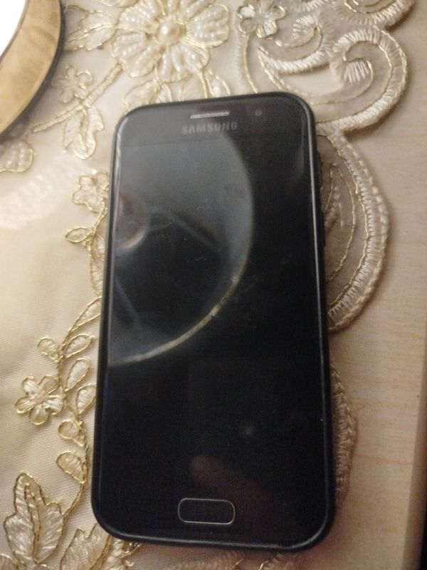Samsung A 3 2017 Samsung A 3 2017