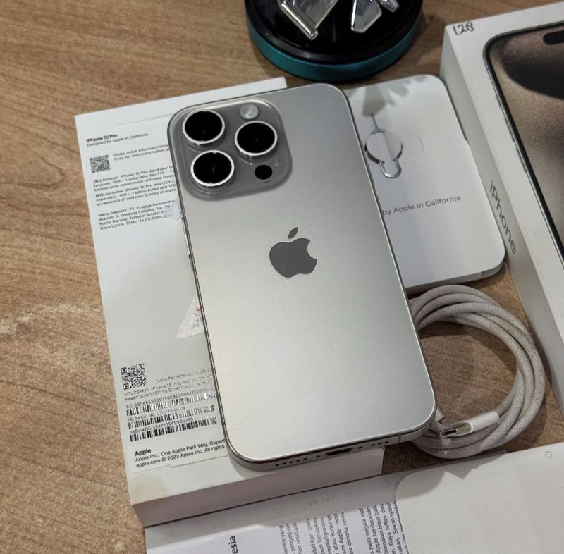 iPhone 15 pro 512GB