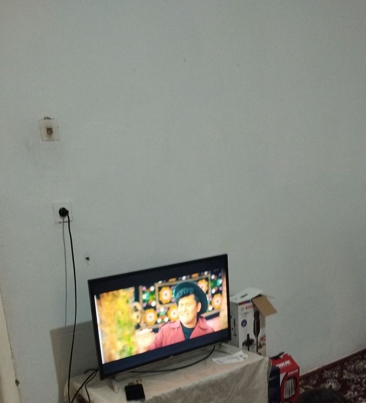 Tv sotiladi 32 lik smart 3 yil kafolati bor Tv sotiladi 32 lik smart 3 yil kafolati bor