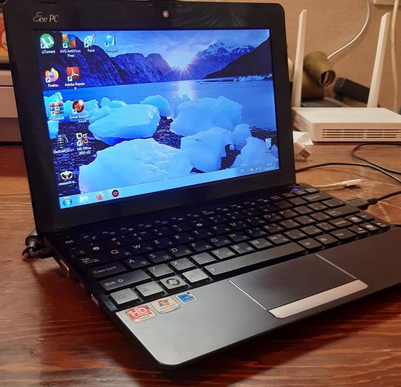 Продам свой мини ноутбук Asus eee PC 1015B Продам свой мини ноутбук Asus eee PC 1015B