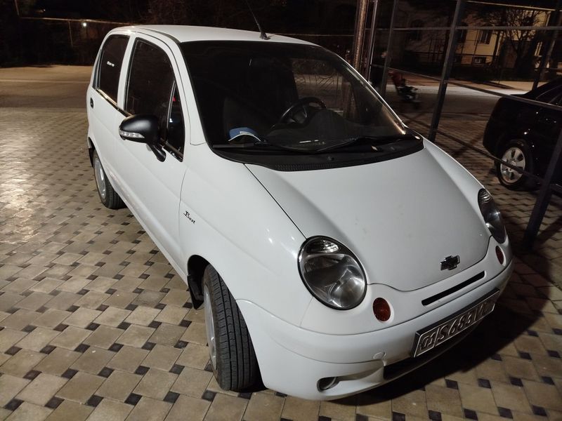 Matiz 3 tali 2012 yil prabegi 232.000 kraskasi orqa kreloda qogan joy