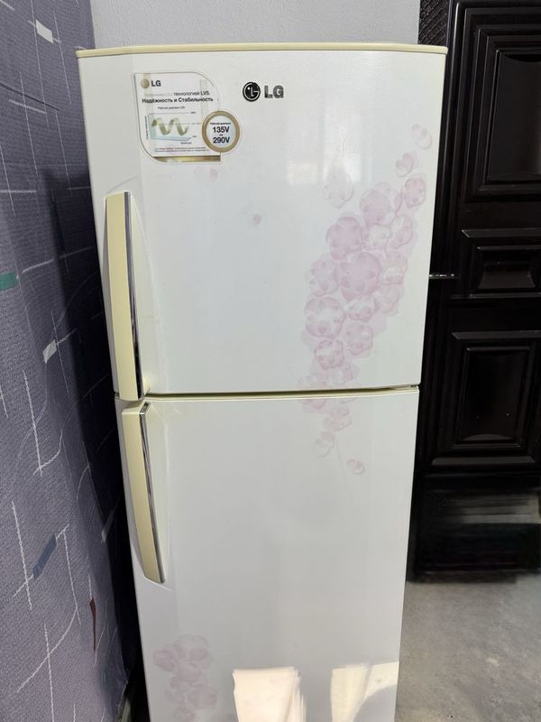Холодильник LG в хорошем состоянии г. Карши