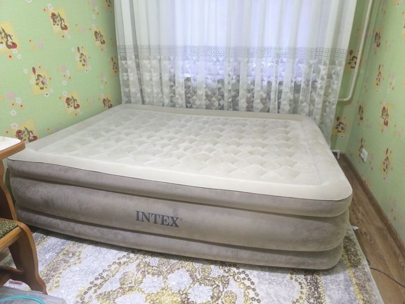 Икки кишилик надувной диван холати аьло даражаси сифатда. Икки кишилик надувной диван холати аьло даражаси сифатда.