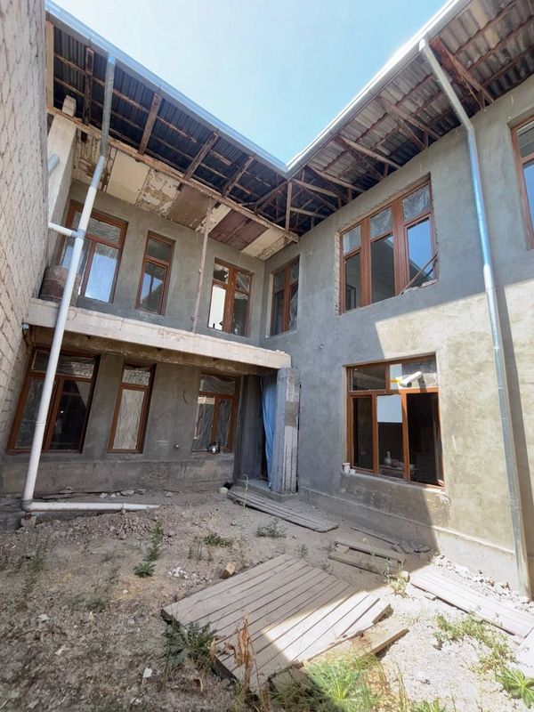 Eshonguzar Qahramon Hovli 2 sotik Eshonguzar Qahramon Hovli 2 sotik