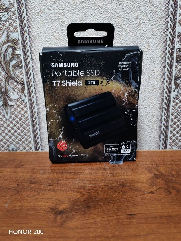 Samsung T7 Shield 2tb New