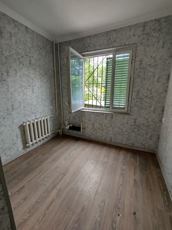 КизилШарк Чиланзар 60м² 1этаж 3комнаты в доль дороги Юр адрес парковка КизилШарк Чиланзар 60м² 1этаж 3комнаты в доль дороги Юр адрес парковка