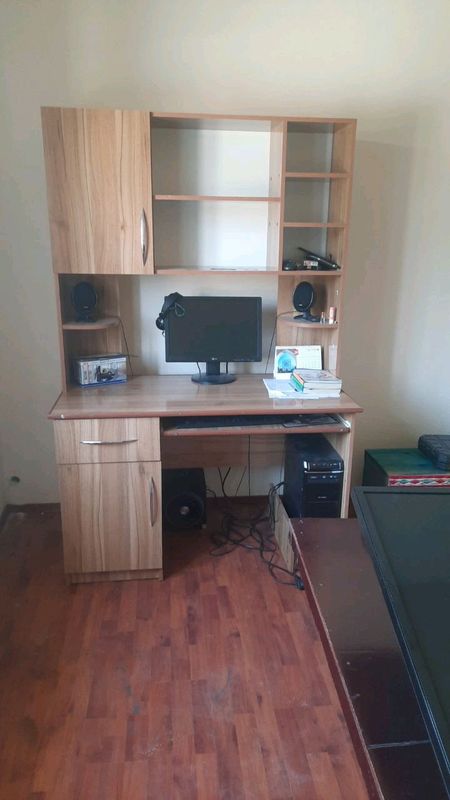 kompyuterniy shkaf
