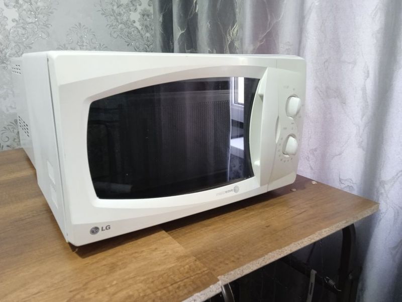 Микроволновка продаю LG Микроволновка продаю LG