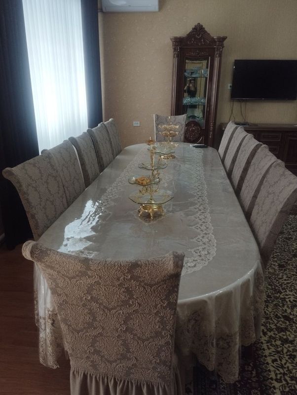 Срочно продам комплект стол и 12 шт стулья Срочно продам комплект стол и 12 шт стулья