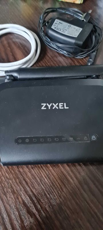 Продам WI-FI роутер Zyxel