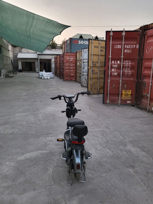 Skuter sotiladi yuriw tortiwi zo'r pul kerak srochnii berip yuboraman Skuter sotiladi yuriw tortiwi zo'r pul kerak srochnii berip yuboraman
