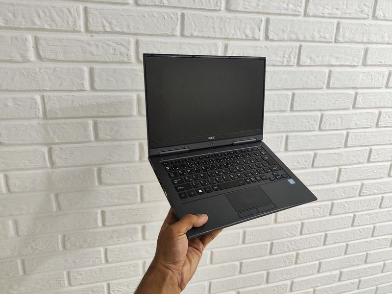 Yaponiya Ultrabook NEC Lavie HZ750/G