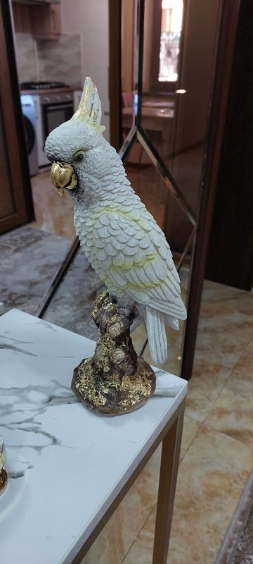 Какаду статуэтка
