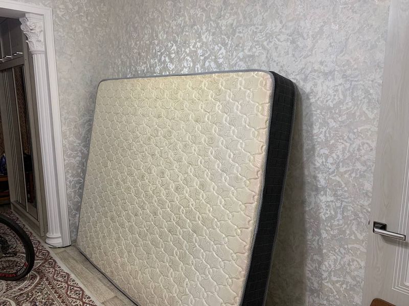 Срочно продам матрас размер 220 на 170 Срочно продам матрас размер 220 на 170