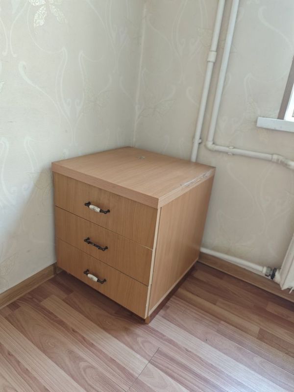 Продам две тумбочки