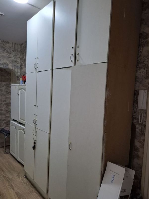 Продается большой шкаф с ячейками