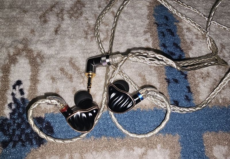Fiio FH7 - Hires внутриушные мониторы Fiio FH7 - Hires внутриушные мониторы
