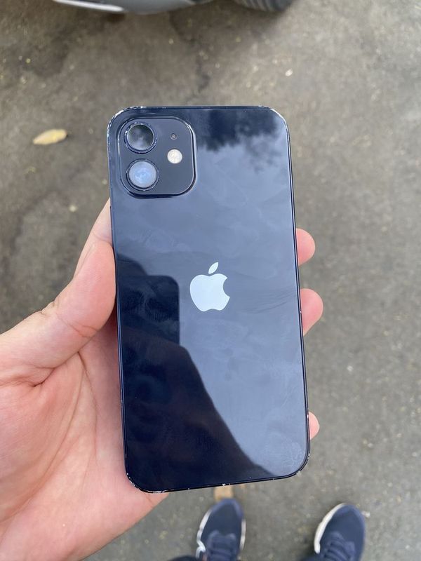 iphone 12 64 LLA qora