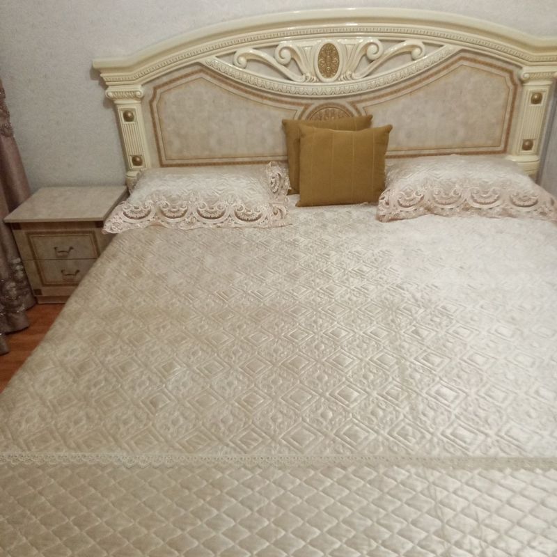 Срочно продам спальный гарнитур...