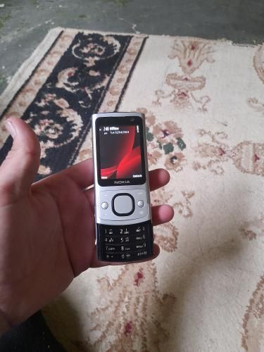 Nokia 6700s flip