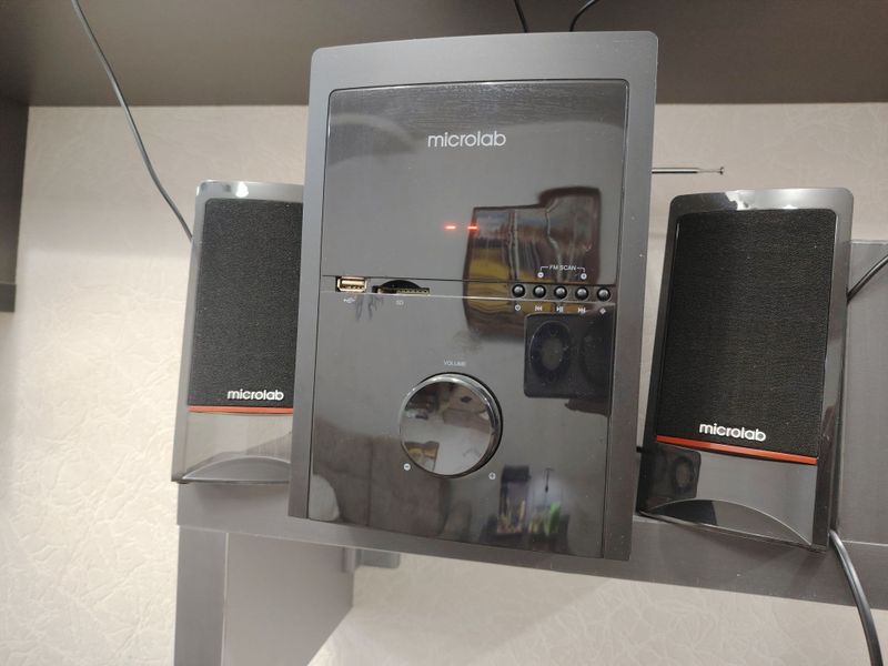 Сабвуфер microlab M-700BT