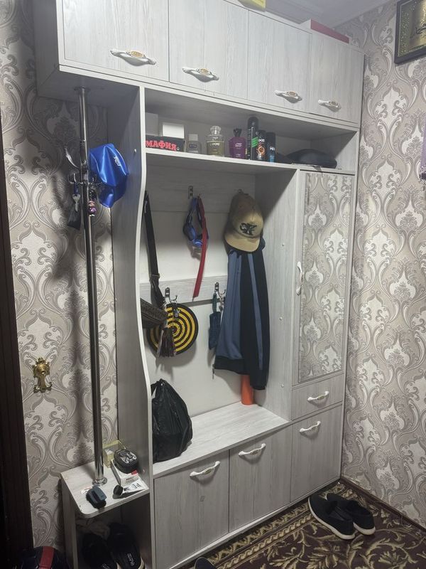 Прихожий мебель, почти новый Прихожий мебель, почти новый